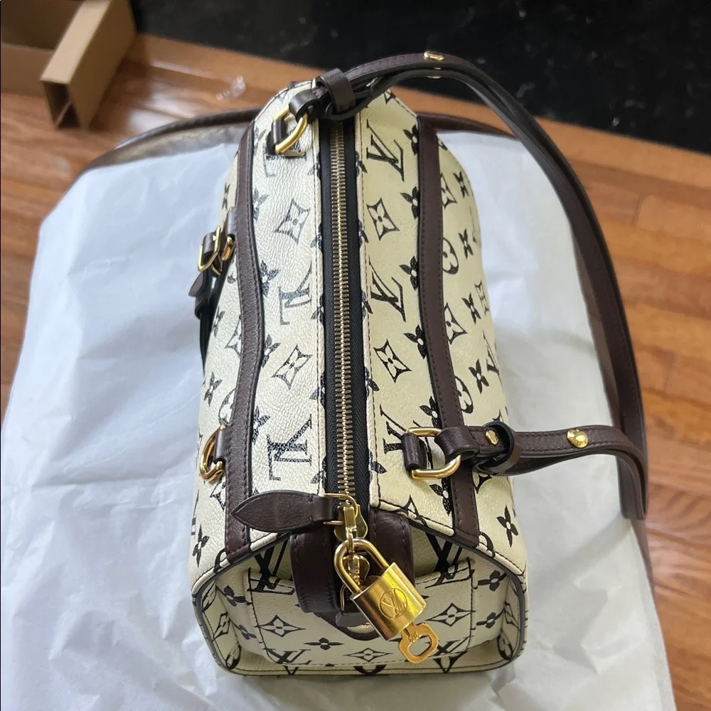 Louis Vuitton Limited Edition Cream and Brown Monogram Crossbody Bag - Picture 2 of 13